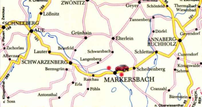 Die Waschanlage liegt direkt an der B 101 in Markersbach